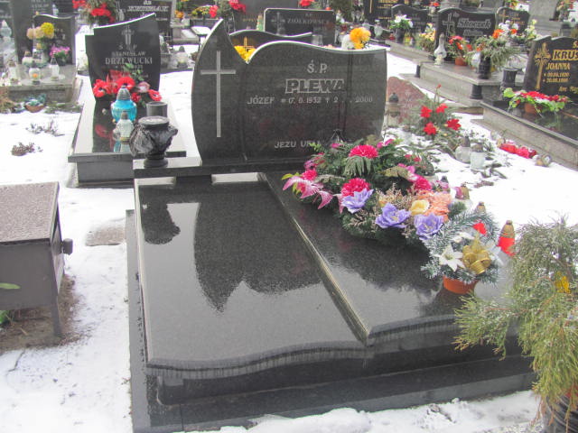 Grób Gertruda Plewa